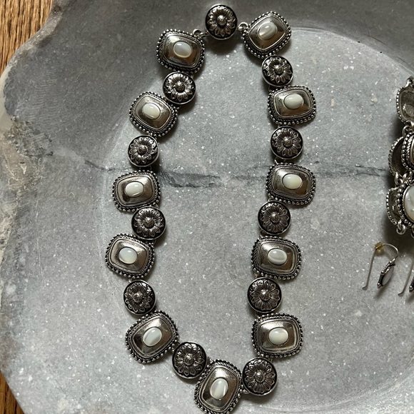 Jewelry Set - Picture 2 of 10